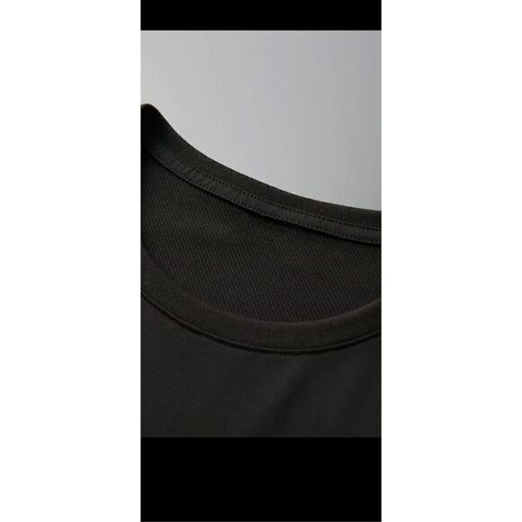 Two Tee shirts black and white XXL. Well made not flimsy. - Picture 6 of 14